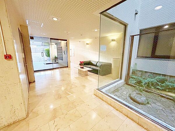 エントランスを拡大表示