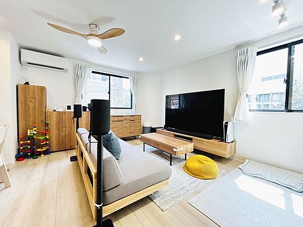 リビング/ダイニングを拡大表示