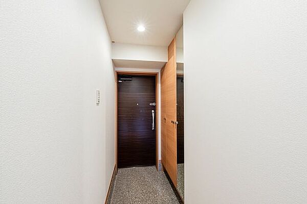 玄関を拡大表示