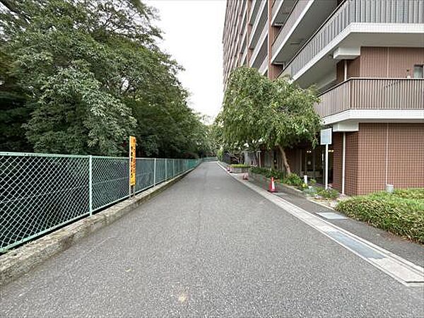 側面道路（2026年9月撮影）