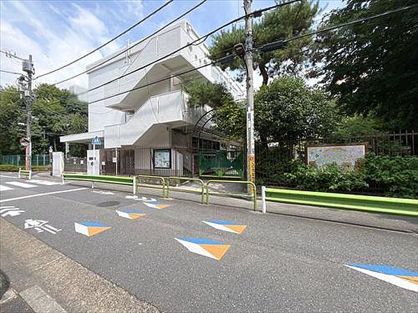 東京都港区立青南幼稚園200m