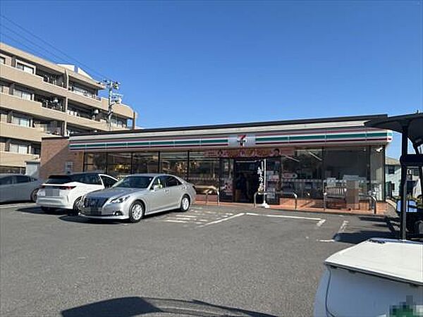セブンイレブン横浜泉桂坂店まで800m