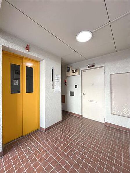 4階共用部・玄関