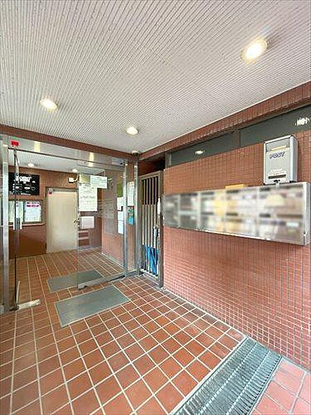 エントランス・ポスト