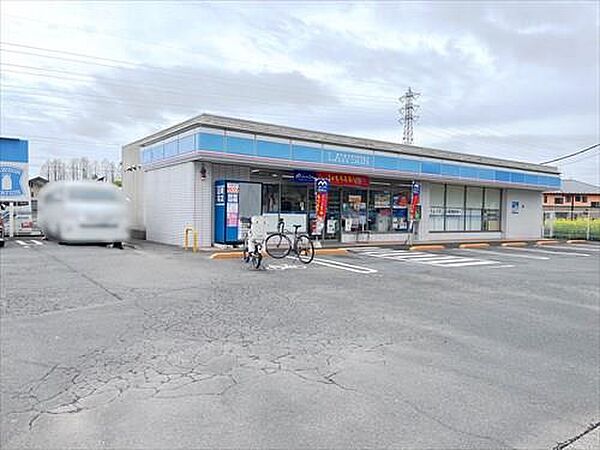 ローソン多摩和田店（940m）