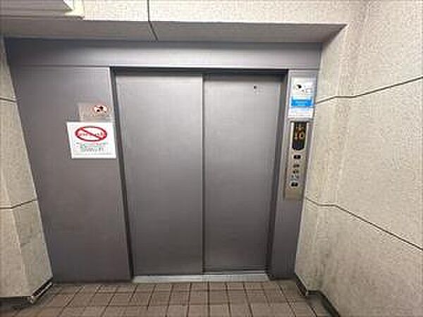 昇降機（2026年8月撮影）