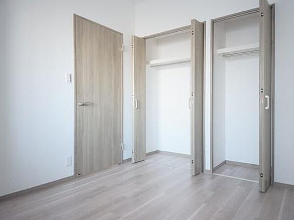 洋室 約5.4帖 収納