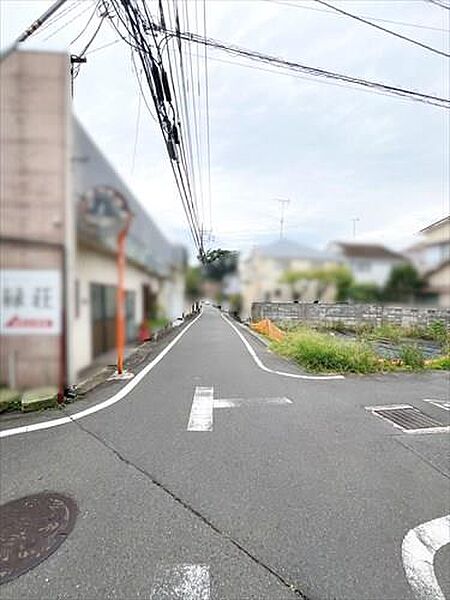 現地前面道路（東側）