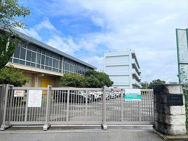 海老名市立門沢橋小学校まで730m