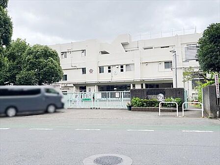 調布市立国領小学校(280m)