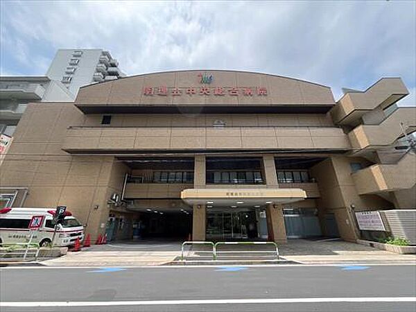 明理会中央総合病院 640m