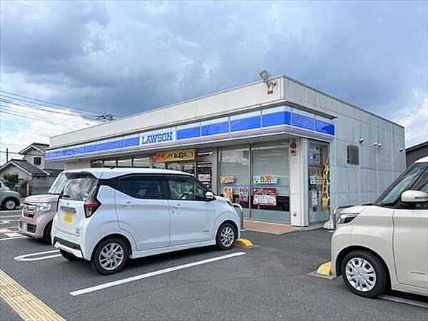 ローソン飯能双柳六道店 470m
