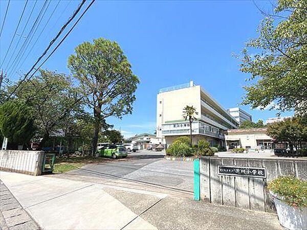 さいたま市立芝川小学校まで1300m