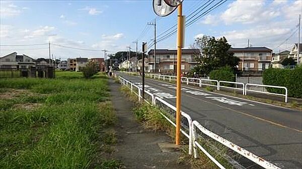 北東側道路