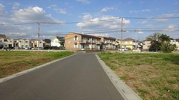 北西側道路