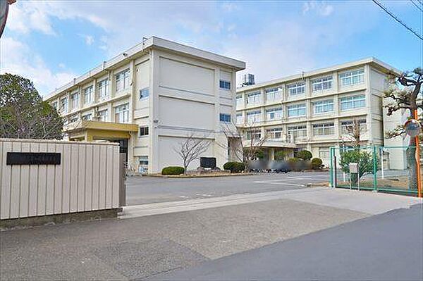 神奈川県立茅ヶ崎高校まで200m
