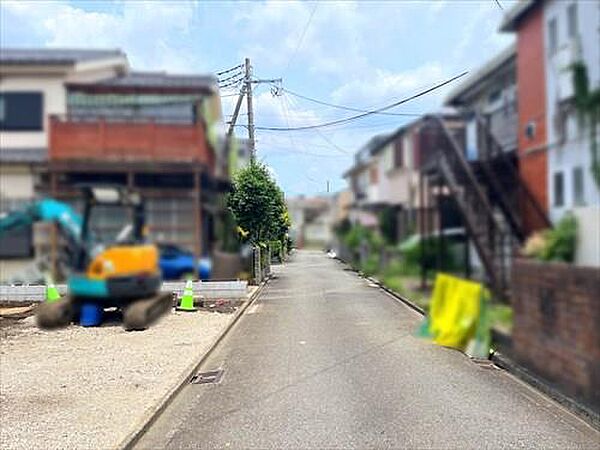 南東側前面道路
