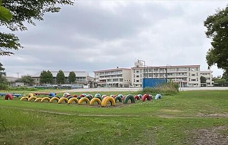 習志野市立秋津小学校660m