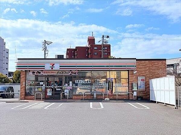 セブンイレブン大府共和町店まで440m