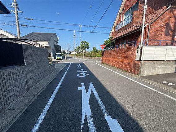 北東側前面道路...