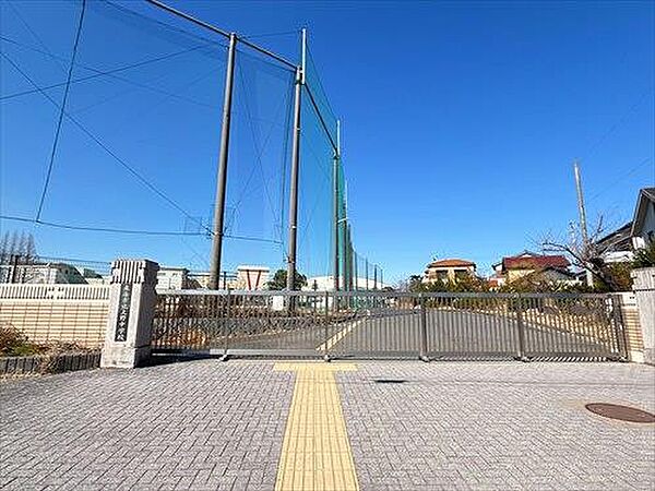 東海市立上野中学校まで1050m