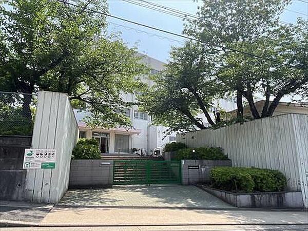 名古屋市立山根小学校まで190m
