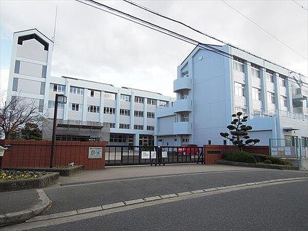 高槻市立阿武山中学校 徒歩24分