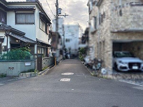 北側前面道路