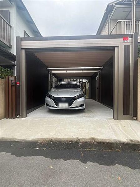 南側ガレージ