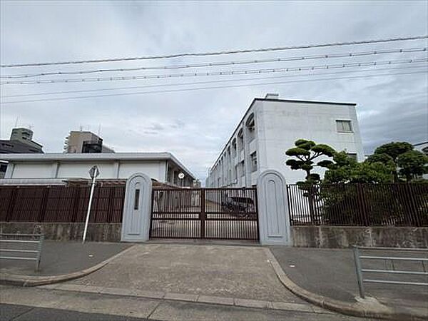 大阪市立文の里中学校　430m