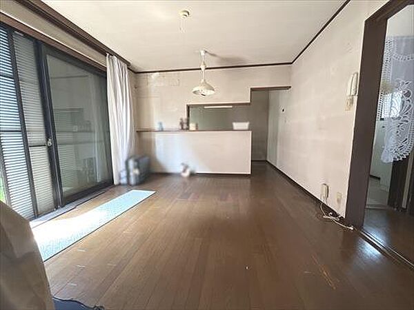 リビング、キッチン