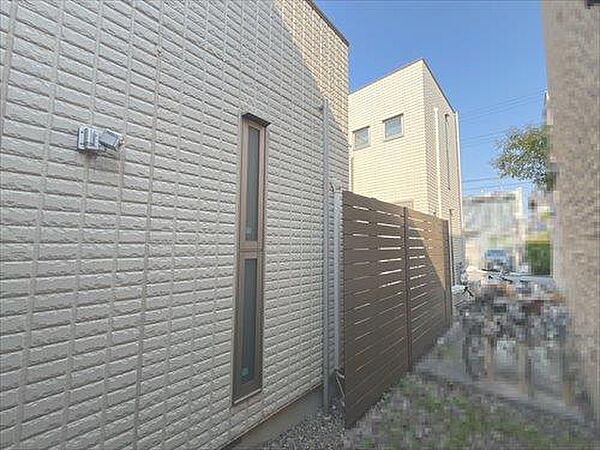 外観写真　ウッドデッキ付近
