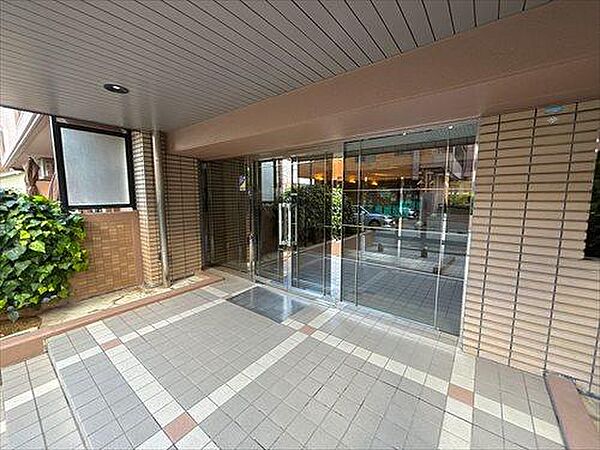 エントランス前2
