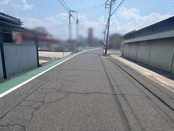 現地前面道路（2026年8月撮影）