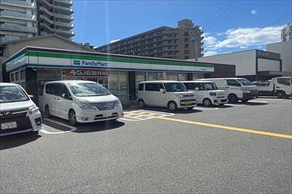 ファミリーマート堺津久野店