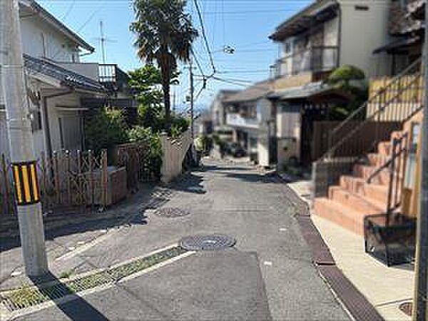 北側道路（2026年5月撮影）