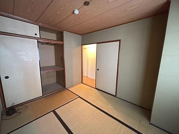 6帖和室です。