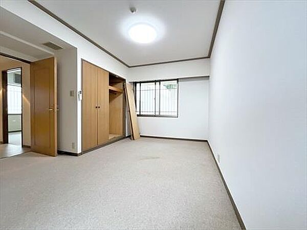 洋室約8.6帖