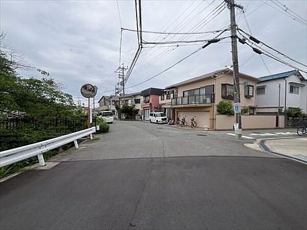 南側前面道路