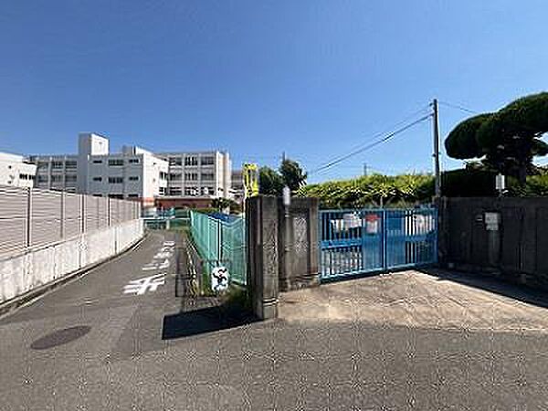 箕面市立西小学校640m　徒歩8分