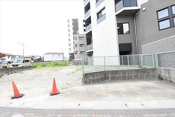 敷地内