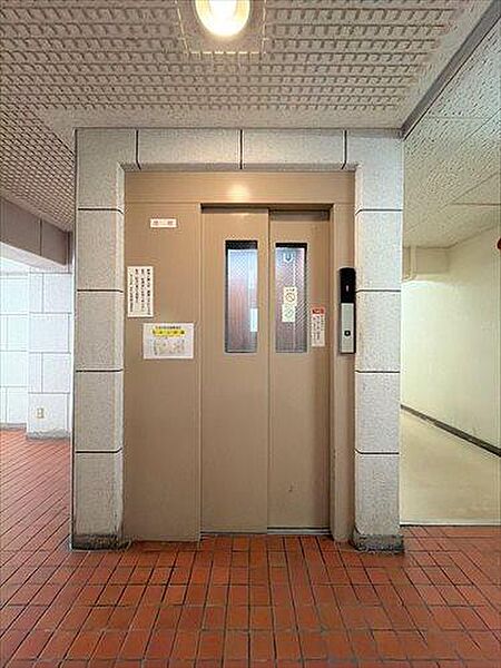 共用エレベーター