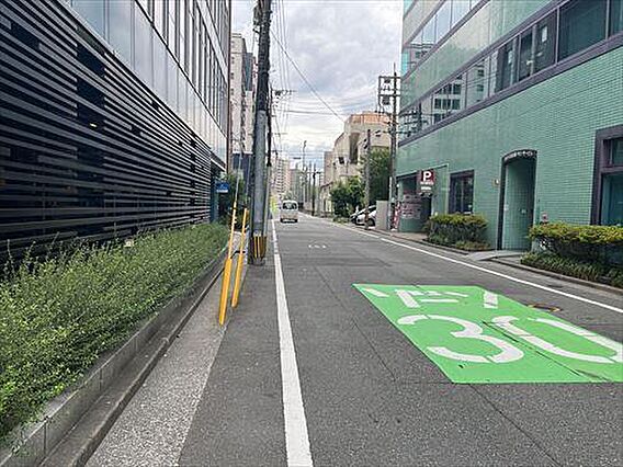北西側前面道路...