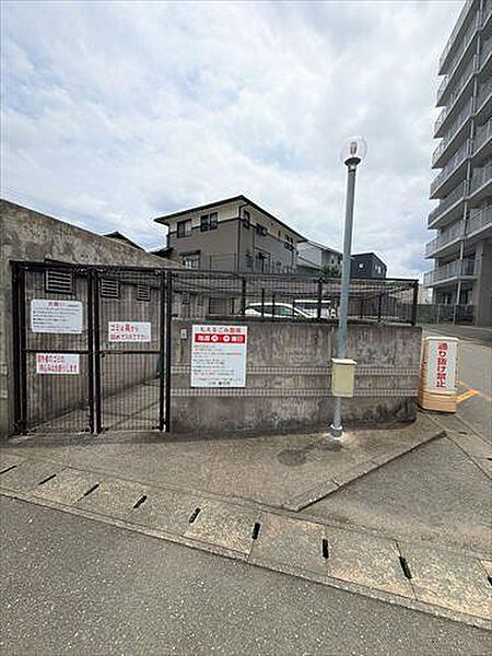 可燃ごみ置き場（共用部）