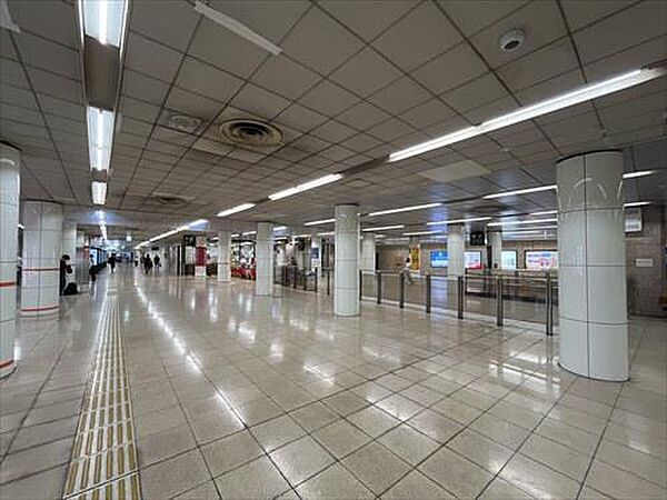 空港線「西新」駅