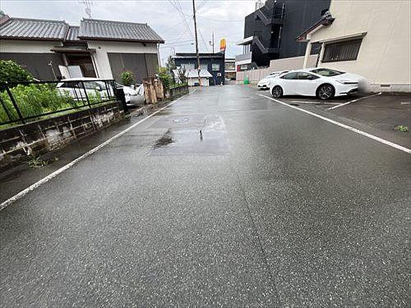 南東側前面道路（2026年6月撮影）