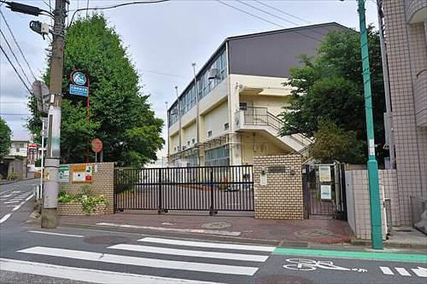 横浜市立日吉台小学校まで870m