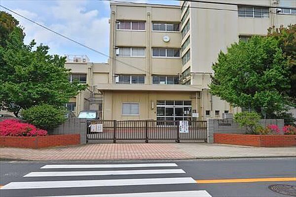 横浜市立日吉台中学校まで1840m