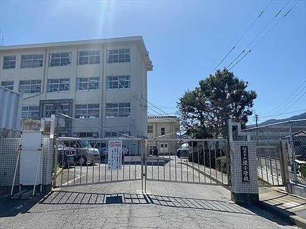 福岡市立堤小学校（130m）