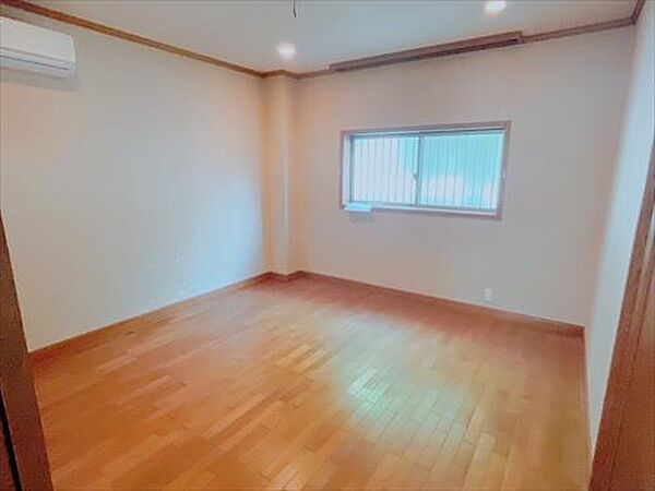1階洋室8帖